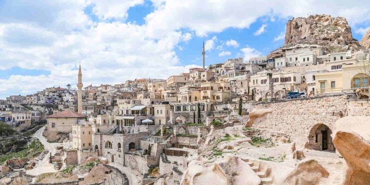 Het rotsachtige Uçhisar-kasteel in Cappadocië - RonReizen