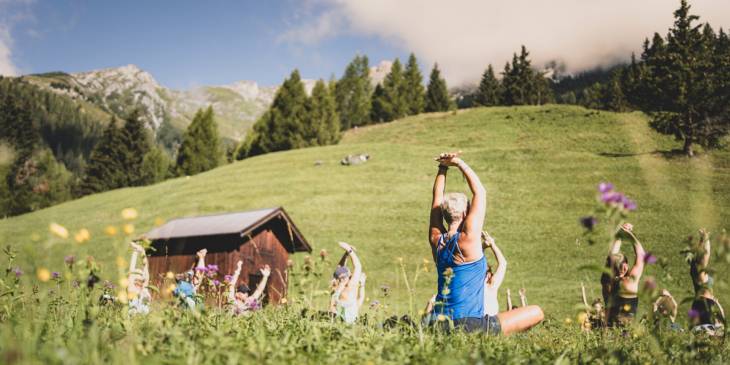 St Anton: yoga, hiken en biken in frisse berglucht