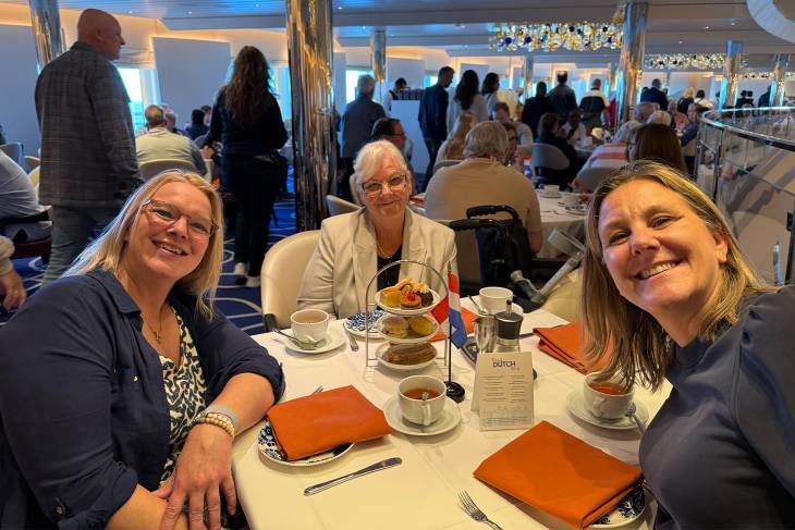 High tea aan boord van de Rotterdam