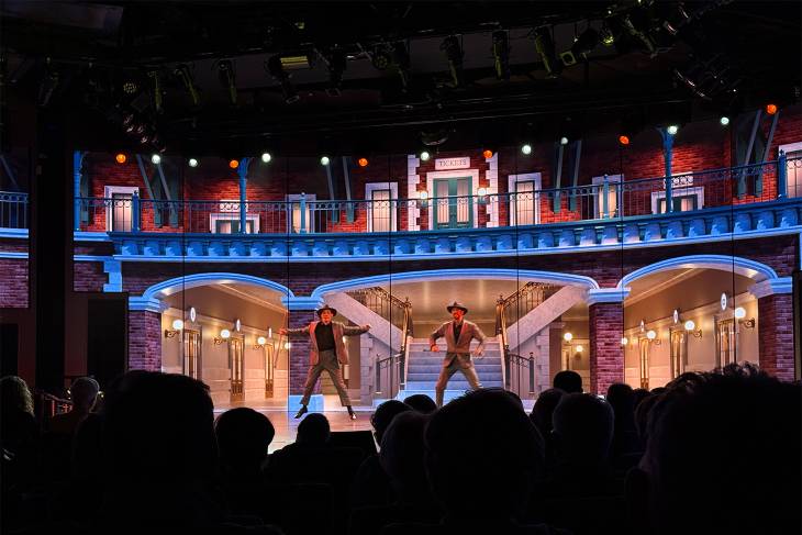 Show op World Stage aan boord van de Rotterdam