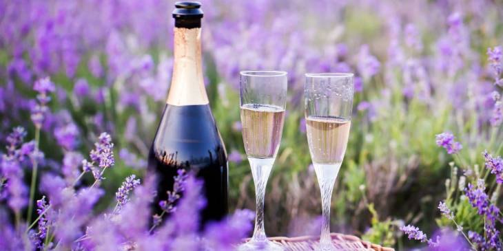 Glazen champagne Frankrijk